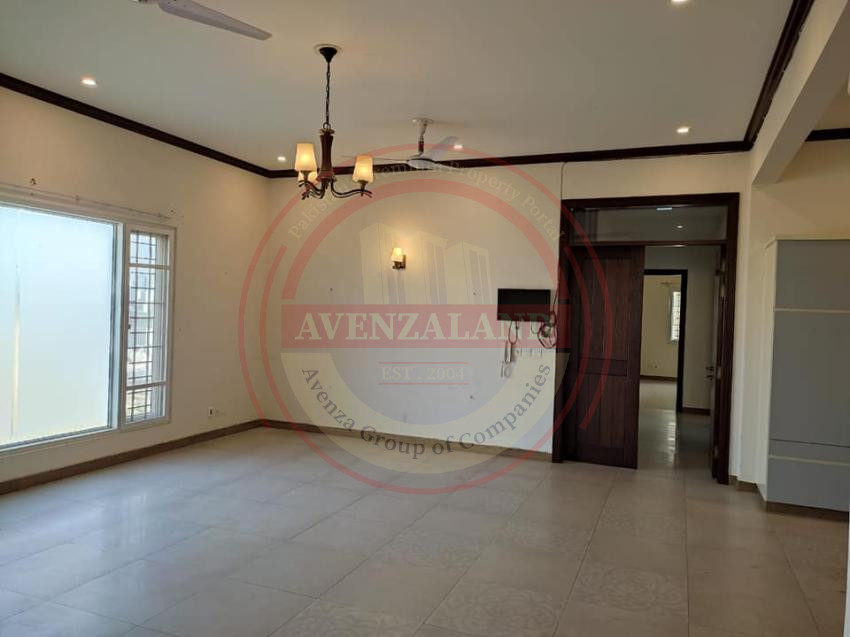3 bed portion for rent Khayaban e Iqbal Karachi