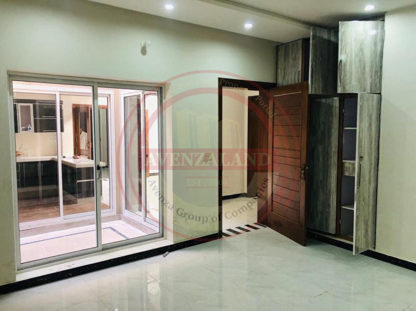 7.5 Marla House Available For Sale At Royal Villas City, Small Canal Road Faislabad