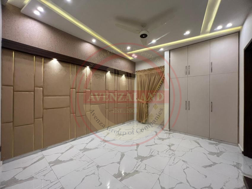 10 Marla House For Sale Bahria Town Lahore