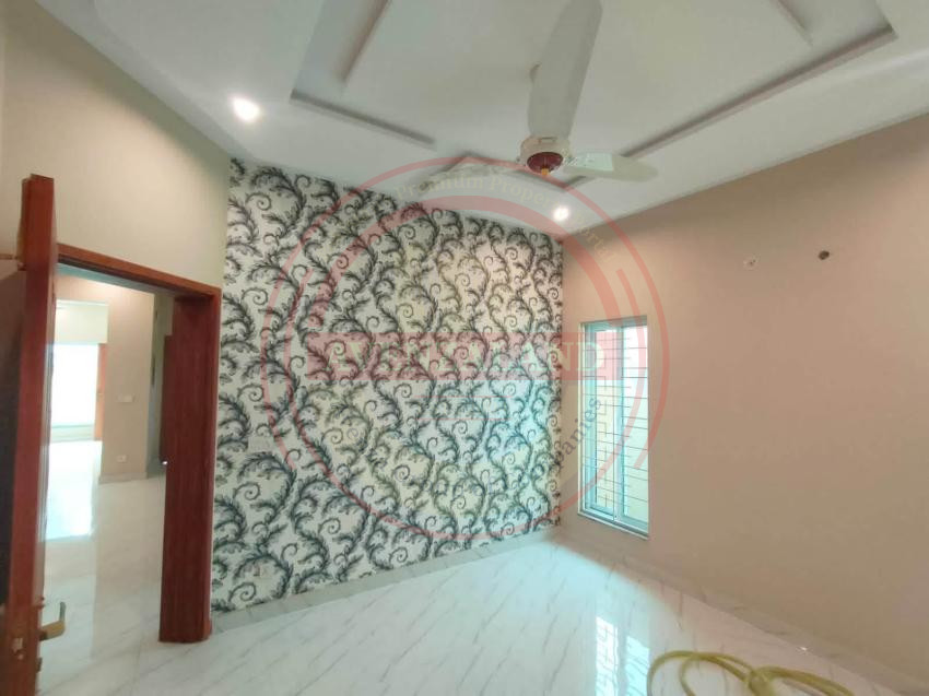 8 Marla House available for sale in Bahria Orchard Lahore