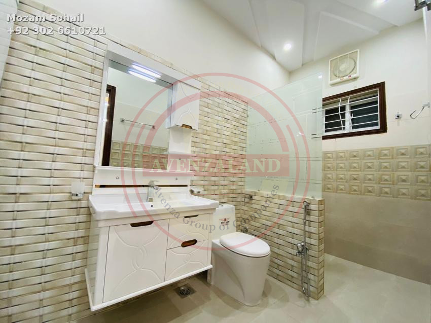 10 Marla House in Bahria Town Lahore