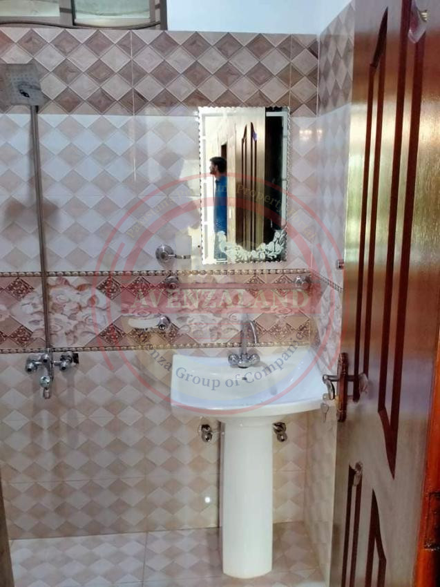 10 Marla House Available For Sale In Central Park Housing Scheme Lahore