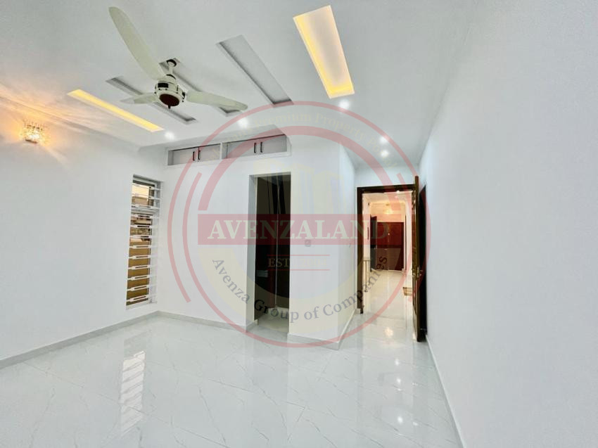 10 Marla House Available For Sale In Bahria Town Phase 8 Rawalpindi