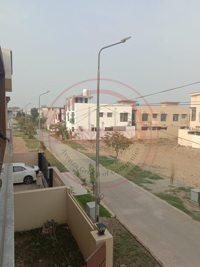 10 Marla House For Sale In Park View City Lahore.
