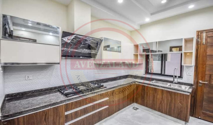 10 Marla House Available For Sale In DHA Lahore
