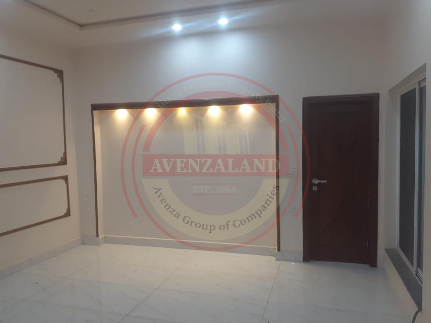 10 Marla House Available For Sale In Gardens Canal Road Faisalabad