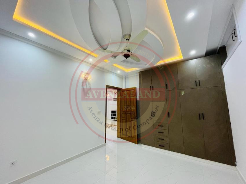 10 Marla House Available For Sale In Bahria Town Phase 8 Rawalpindi