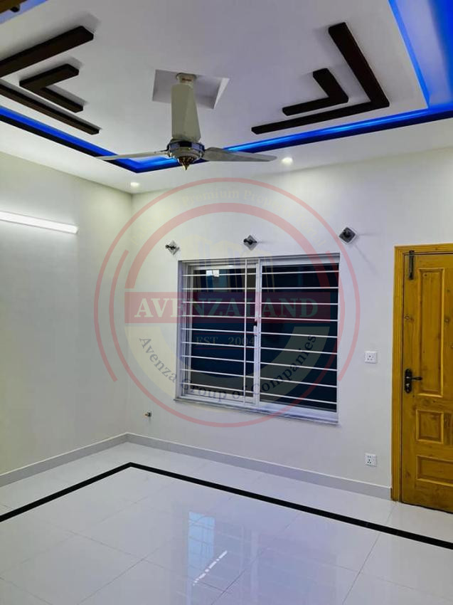 12 Marla Corner House For Sale 
