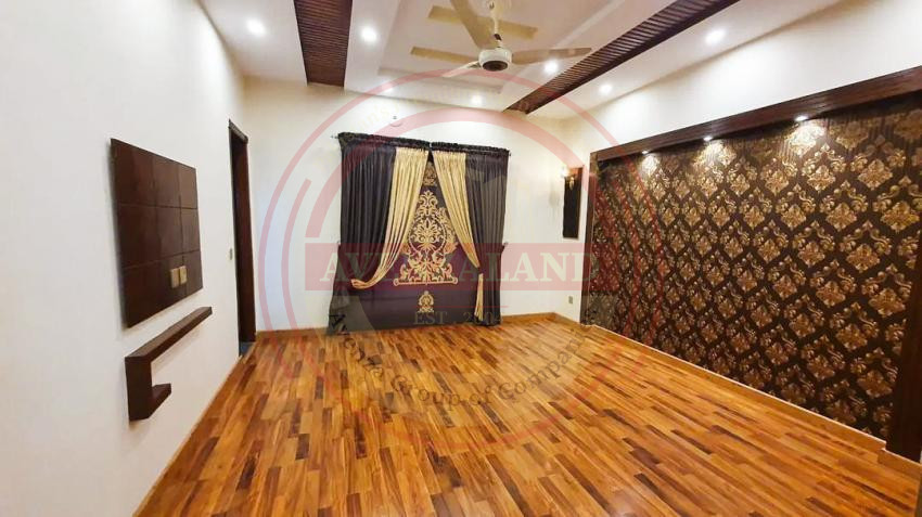 10 Marla House For Sale In Bahria Town Lahore
