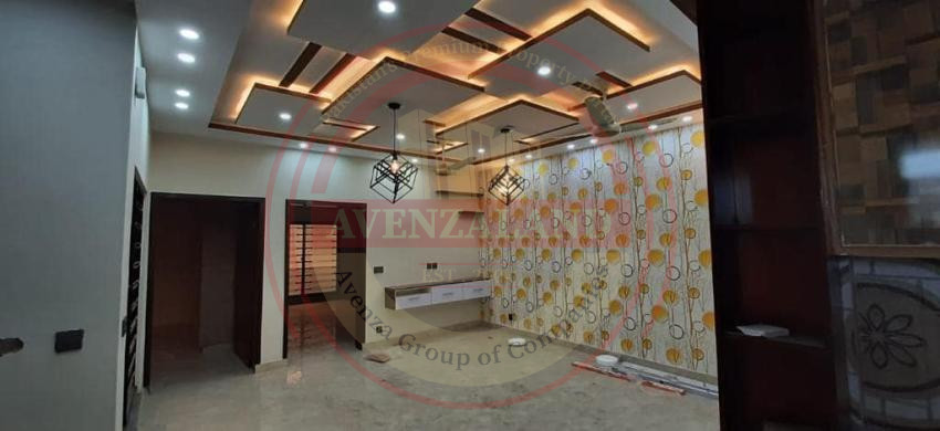 8 Marla House For Sale In DHA Lahore.