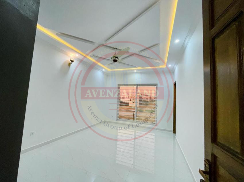 10 Marla House Available For Sale In Bahria Town Phase 8 Rawalpindi