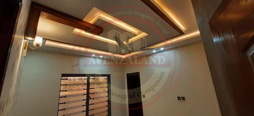 8 Marla House For Sale In DHA Lahore.