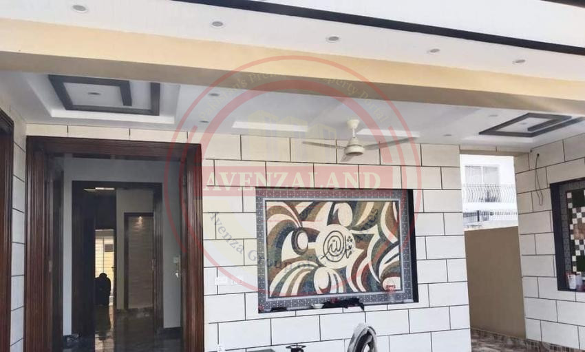 10 Marla House Available For Sale In Central Park Housing Scheme Lahore