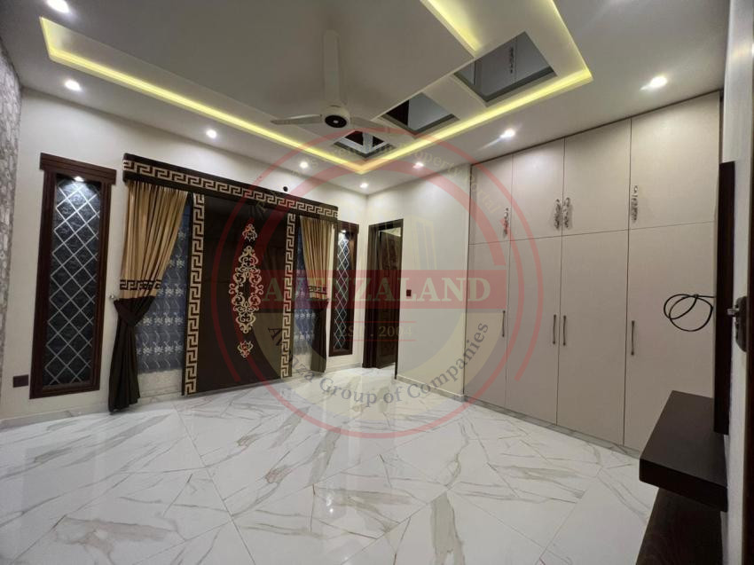 10 Marla House Available For Sale In Bahria Town Sector C Lahore