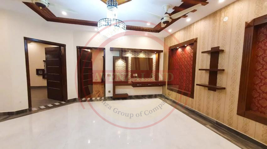 10 Marla House For Sale In Bahria Town Lahore