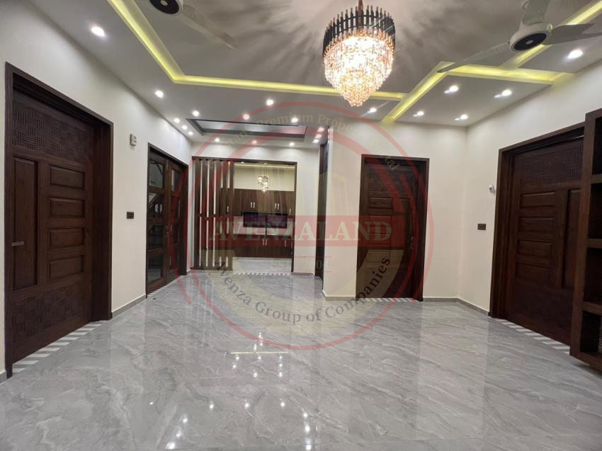10 Marla House For Sale Bahria Town Lahore