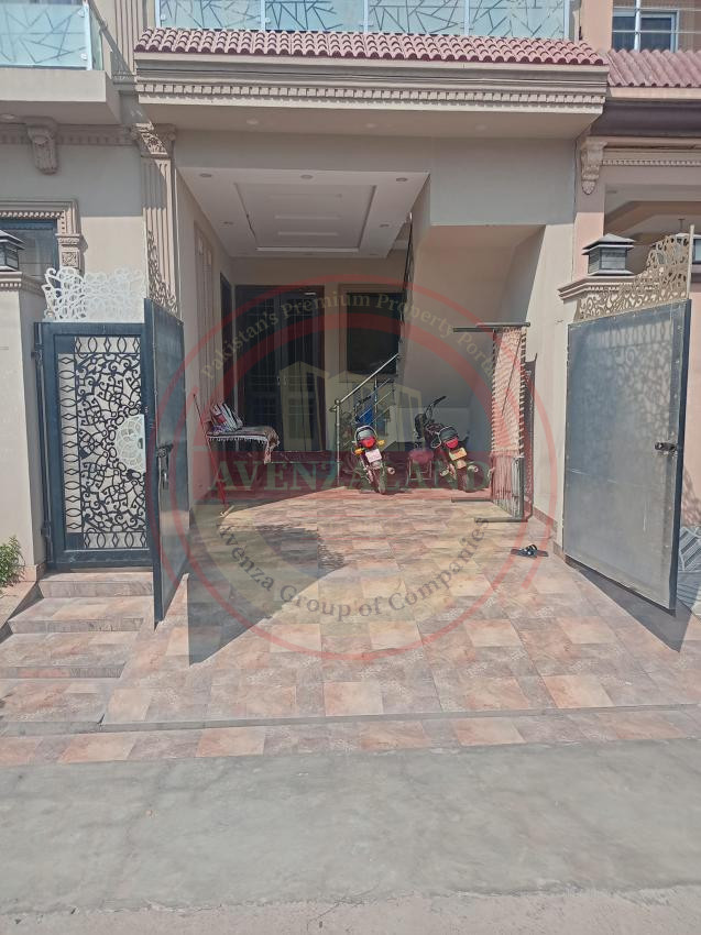 6 Marla House Available for sale in Park view city Lahore