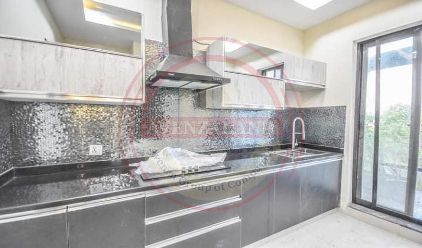 10 Marla House Available For Sale In DHA Lahore
