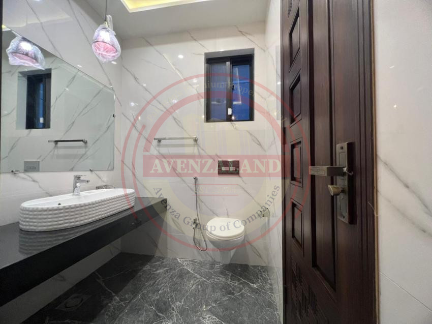 10 Marla House Available For Sale In Bahria Town Sector C Lahore