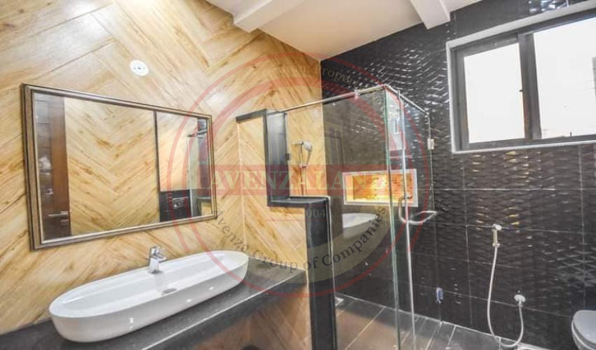 10 Marla House Available For Sale In DHA Lahore