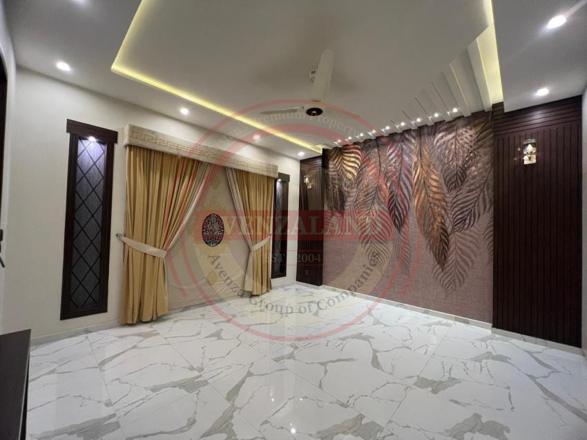 10 Marla House Available For Sale In Bahria Town Sector C Lahore