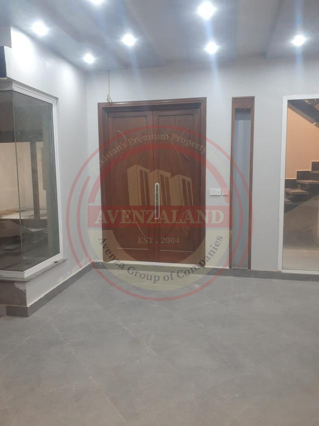 10 Marla House Available For Sale In Gardens Canal Road Faisalabad