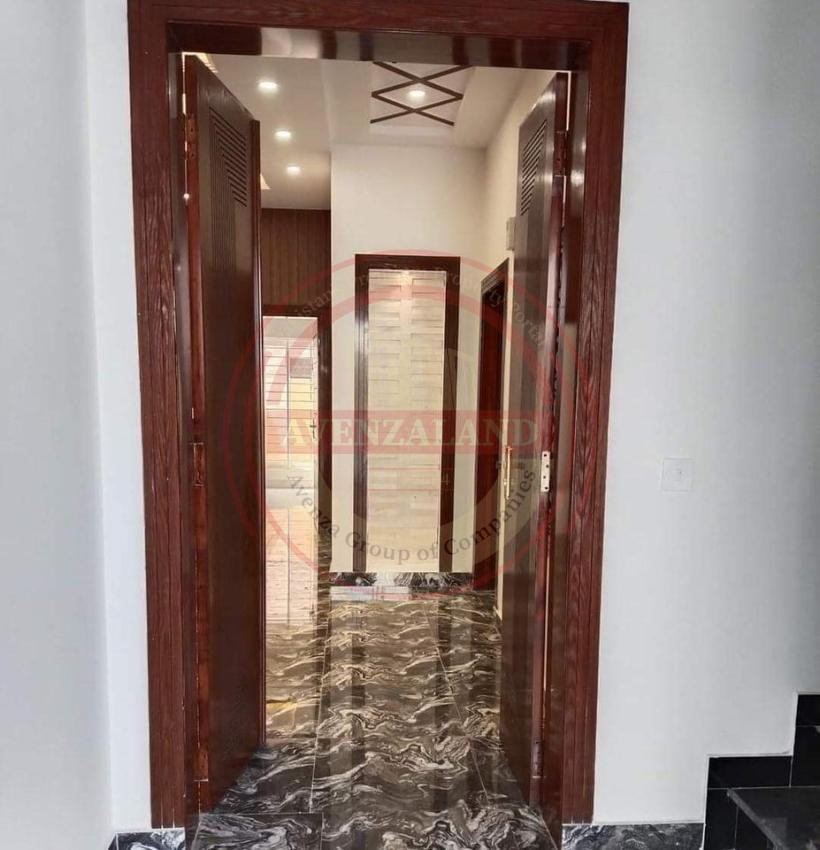 10 Marla House Available For Sale In Central Park Housing Scheme Lahore