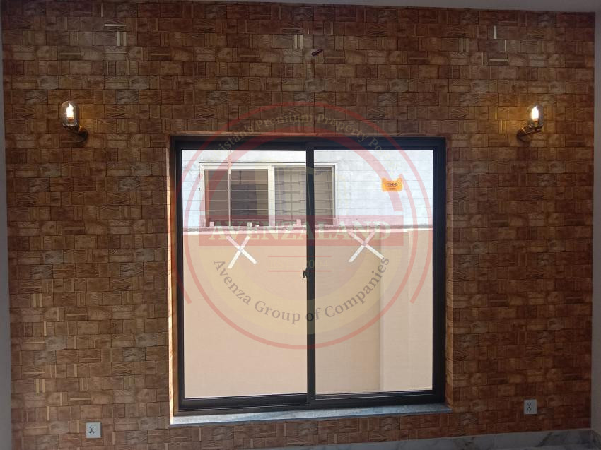 10 Marla House For Sale In Park View City Lahore.
