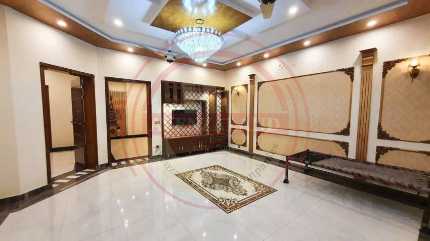 10 Marla House For Sale In Bahria Town Lahore