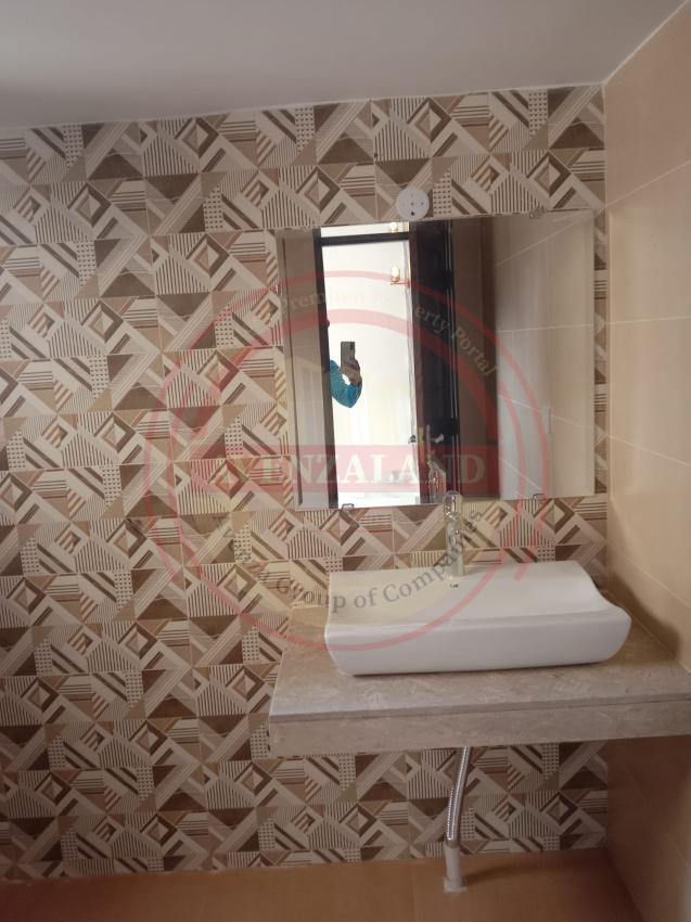 10 Marla House For Sale In Park View City Lahore.