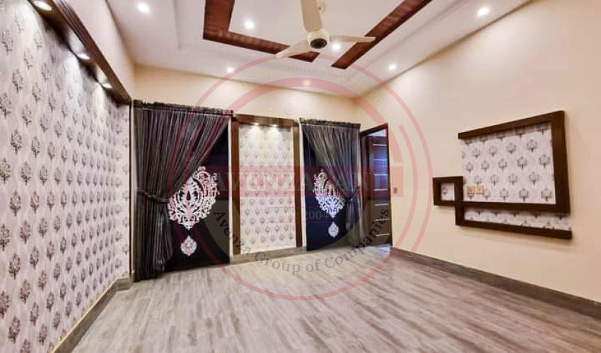 10 Marla House For Sale In Bahria Town Lahore