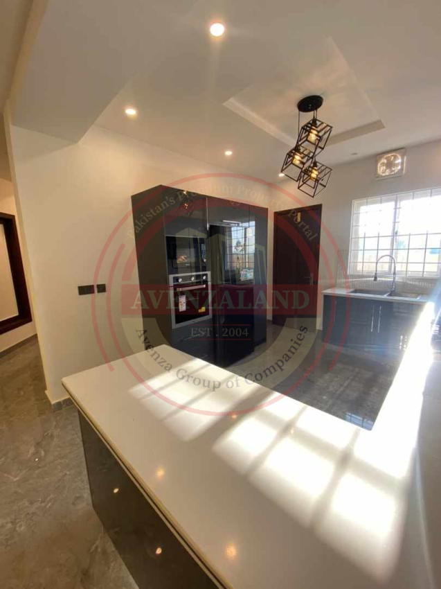 10 Marla House Available For Sale In Bahria Town Phase 2 Rawalpindi