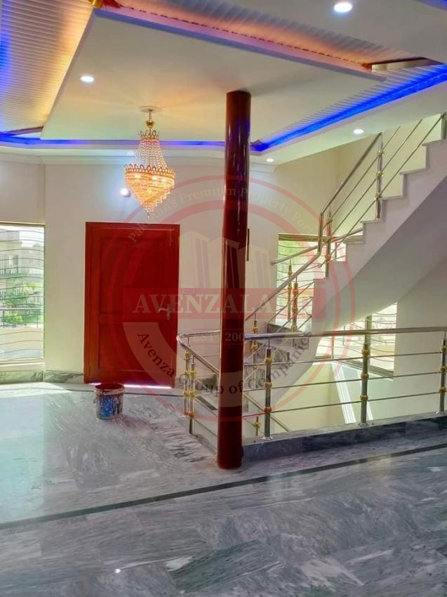 10 Marla House Available For Sale In Central Park Housing Scheme Lahore