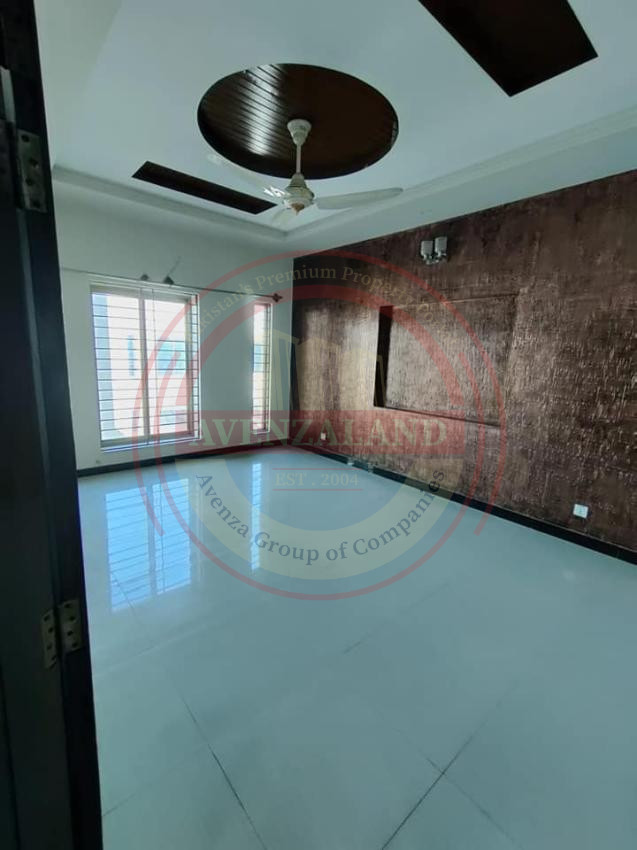7 Marla house available for sale Bahria town phase 8 Lahore