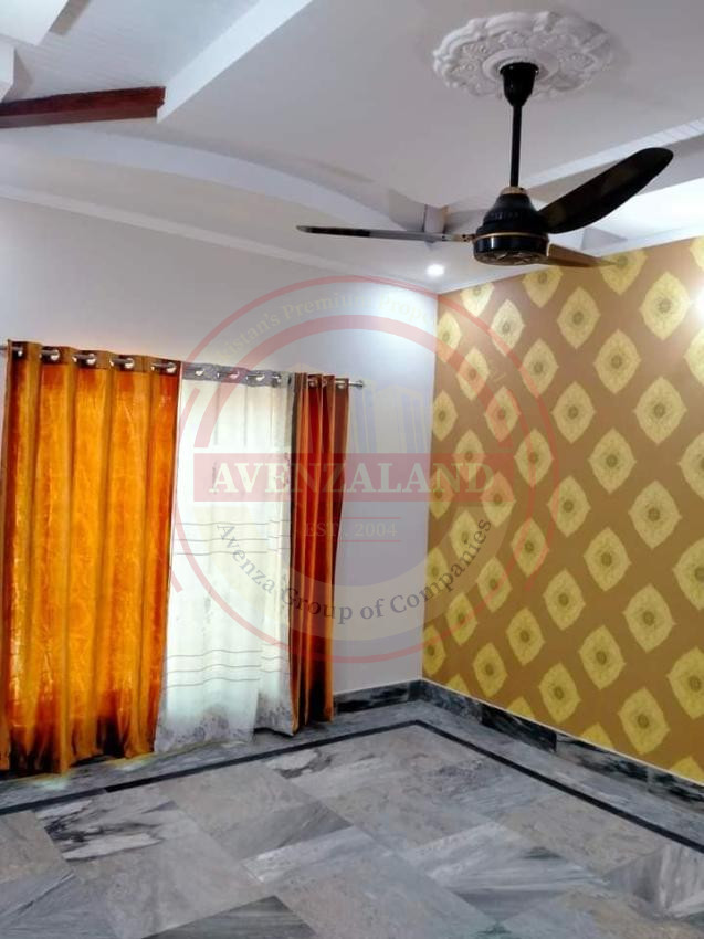 10 Marla House Available For Sale In Central Park Housing Scheme Lahore