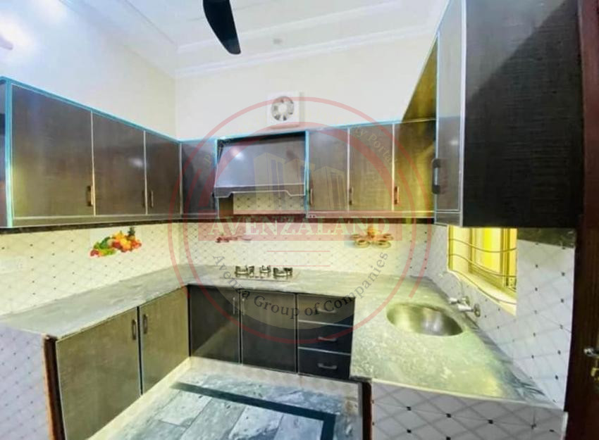 10 Marla House Available For Sale In Central Park Housing Scheme Lahore