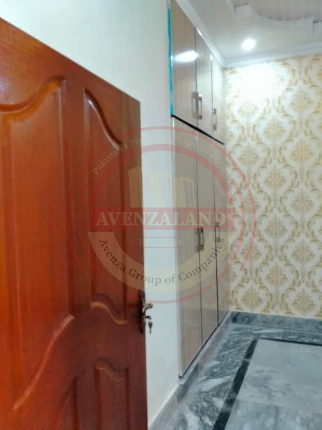 10 Marla House Available For Sale In Central Park Housing Scheme Lahore