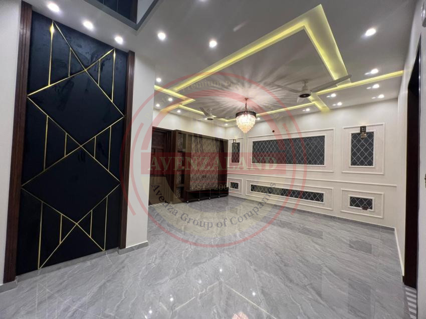 10 Marla House For Sale Bahria Town Lahore