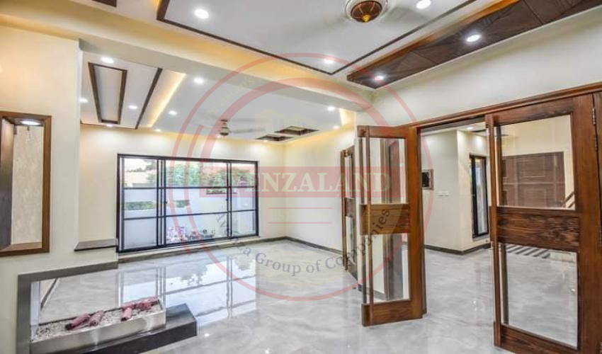 10 Marla House Available For Sale In DHA Lahore
