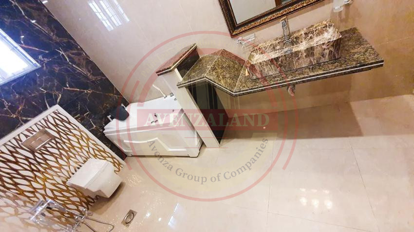 10 Marla House For Sale In Bahria Town Lahore
