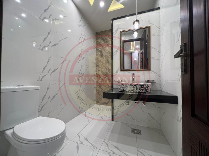 10 Marla House Available For Sale In Bahria Town Sector C Lahore