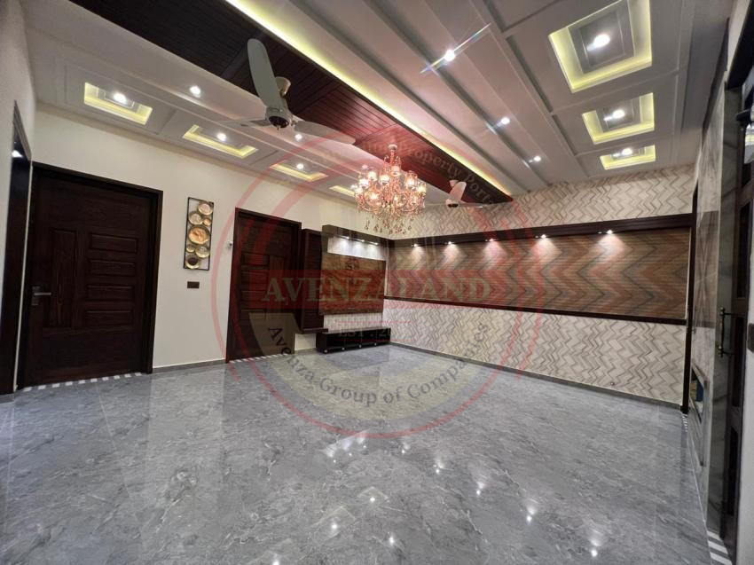 10 Marla House Available For Sale In Bahria Town Sector C Lahore