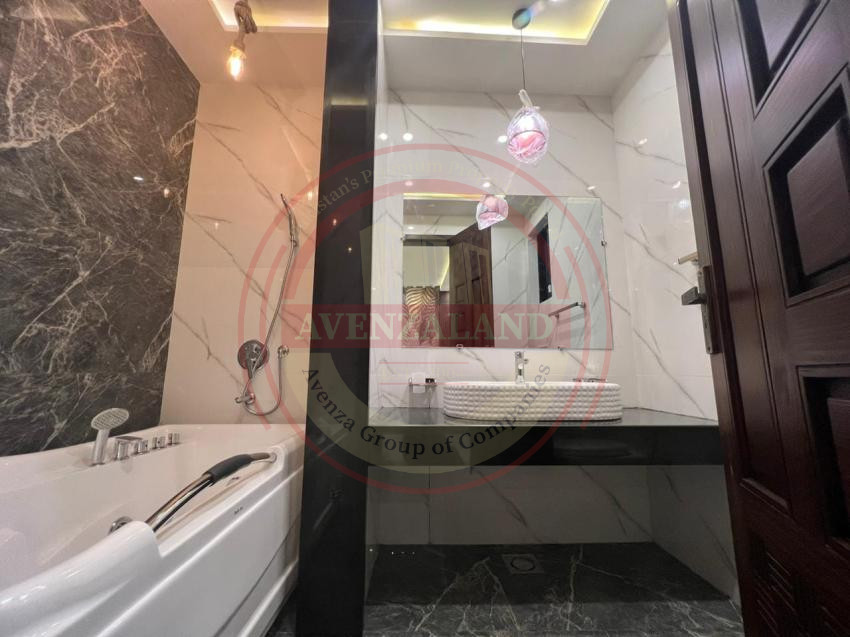 10 Marla House Available For Sale In Bahria Town Sector C Lahore