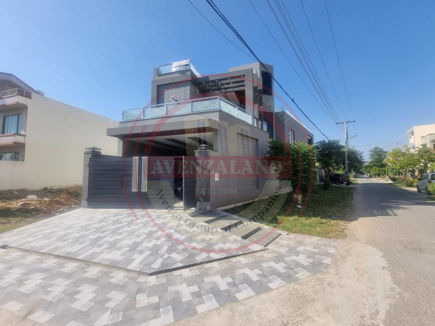 12 Marla Corner House For Sale 