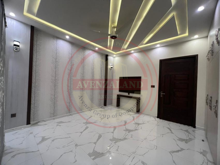 10 Marla House For Sale Bahria Town Lahore