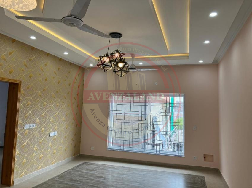 10 Marla House Available For Sale In Bahria Town Phase 8 Rawalpindi