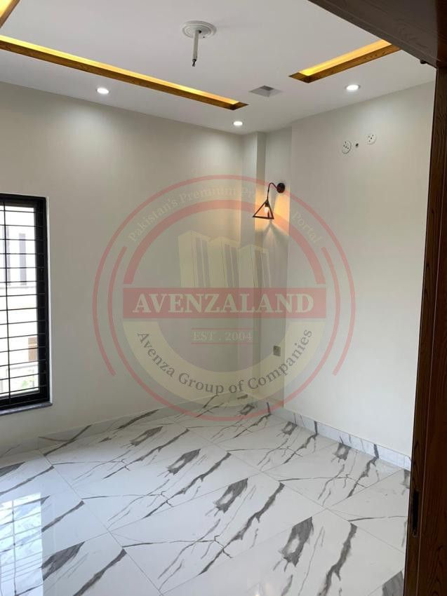 5 Marla House Available For Sale in park view city Lahore