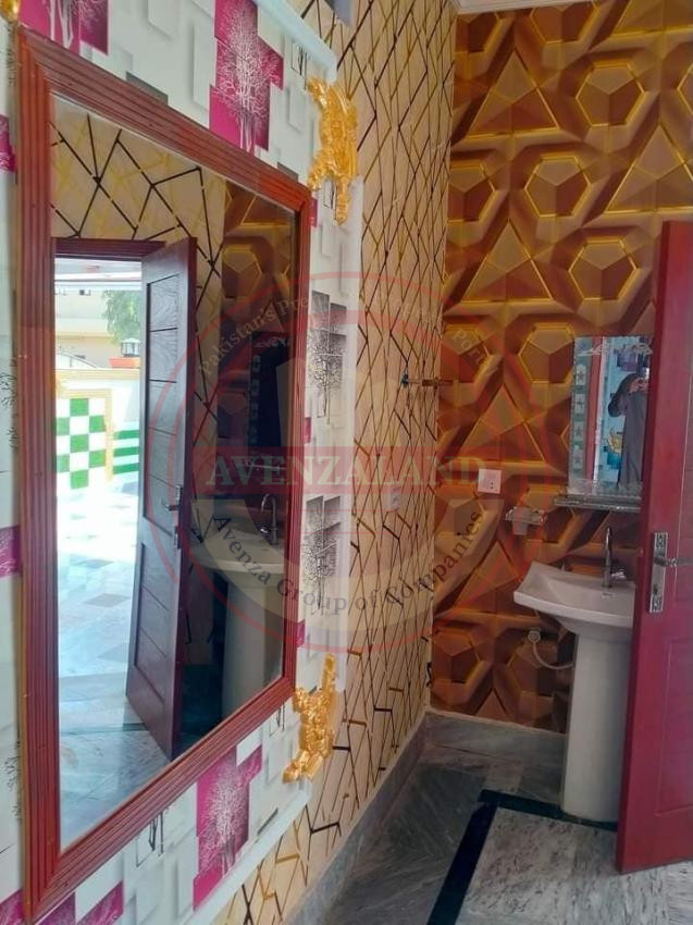 10 Marla House Available For Sale In Central Park Housing Scheme Lahore