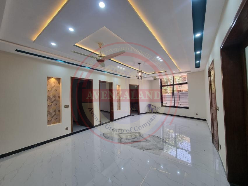 12 Marla House For Sale in Lahore