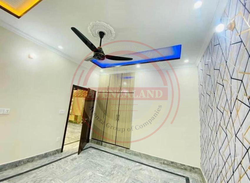 10 Marla House Available For Sale In Central Park Housing Scheme Lahore